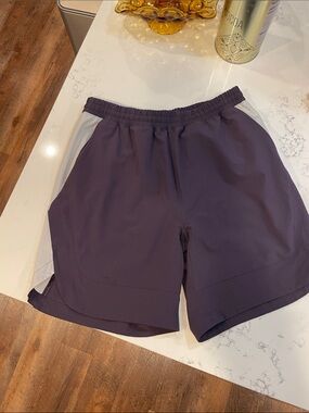 Peloton Men's Athletic Shorts in Deep Plum with Contrast Panels LIKE NEW